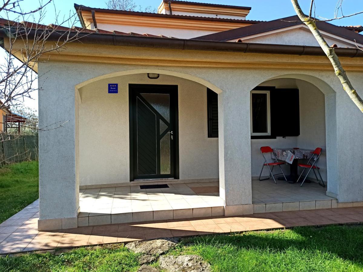 Apartman Dora Pula Exteriör bild