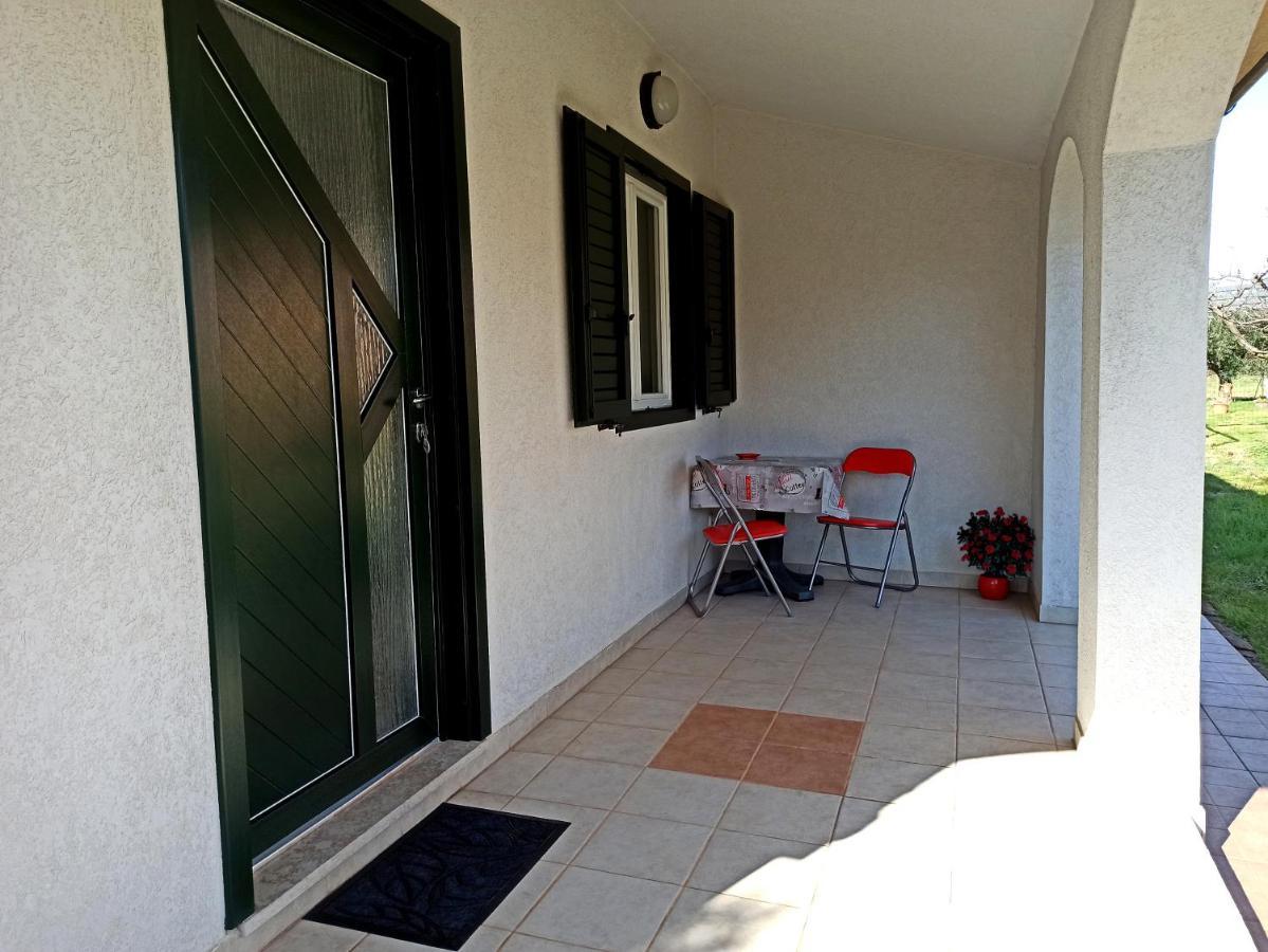 Apartman Dora Pula Exteriör bild