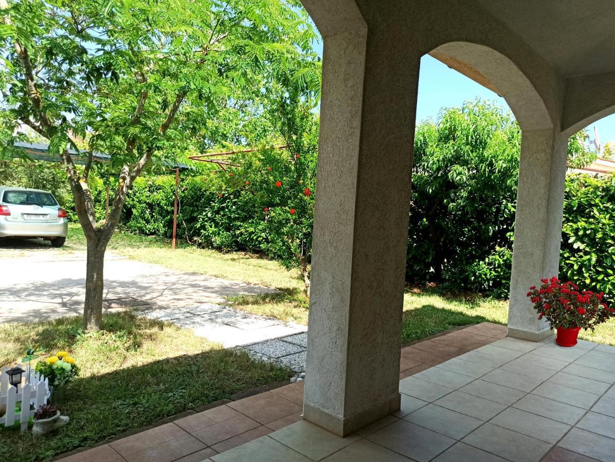 Apartman Dora Pula Exteriör bild