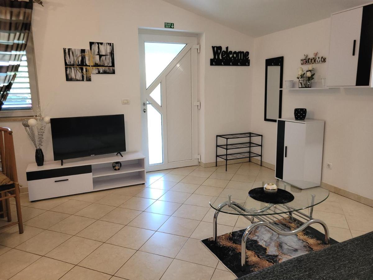 Apartman Dora Pula Exteriör bild