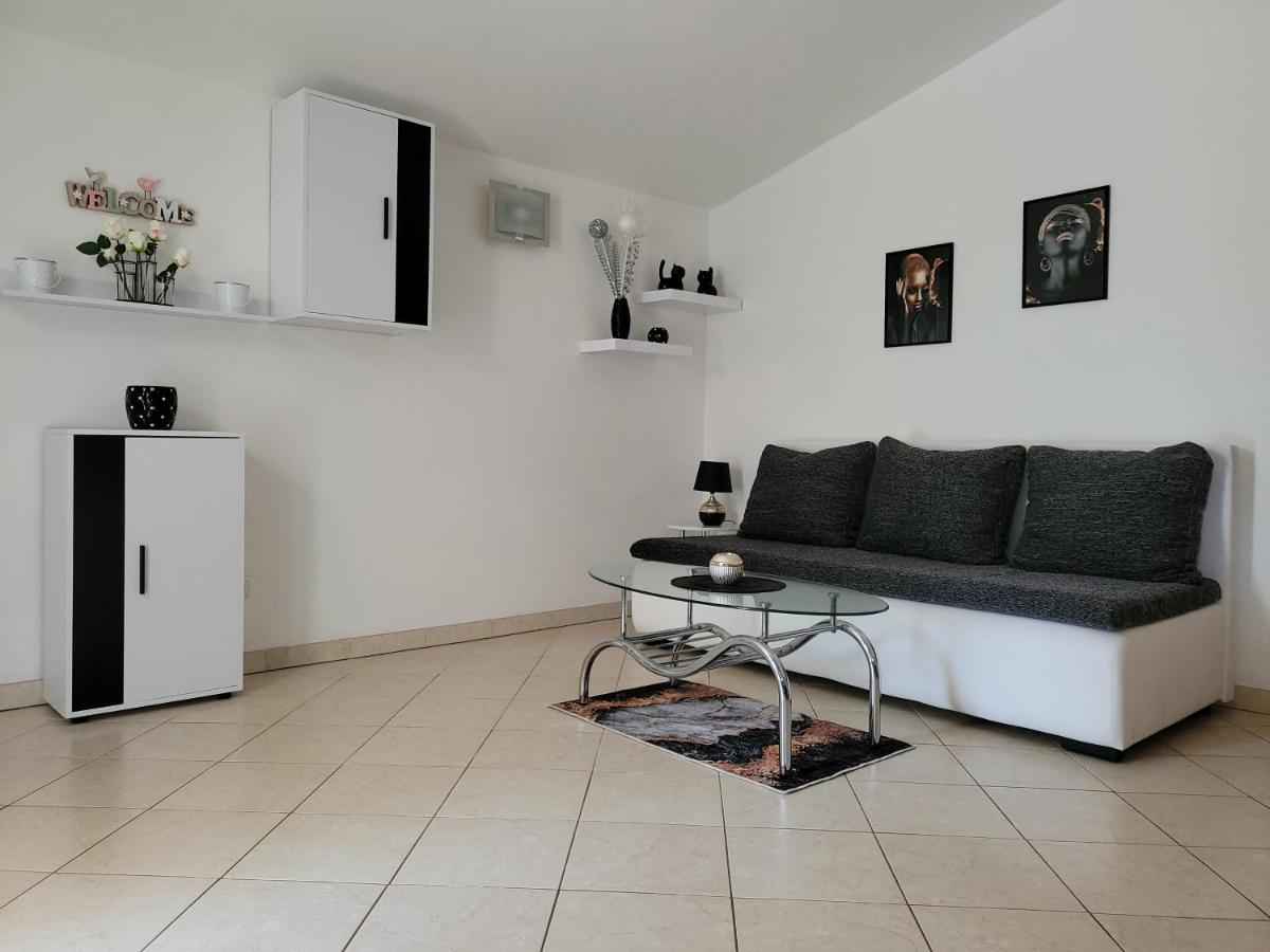 Apartman Dora Pula Exteriör bild