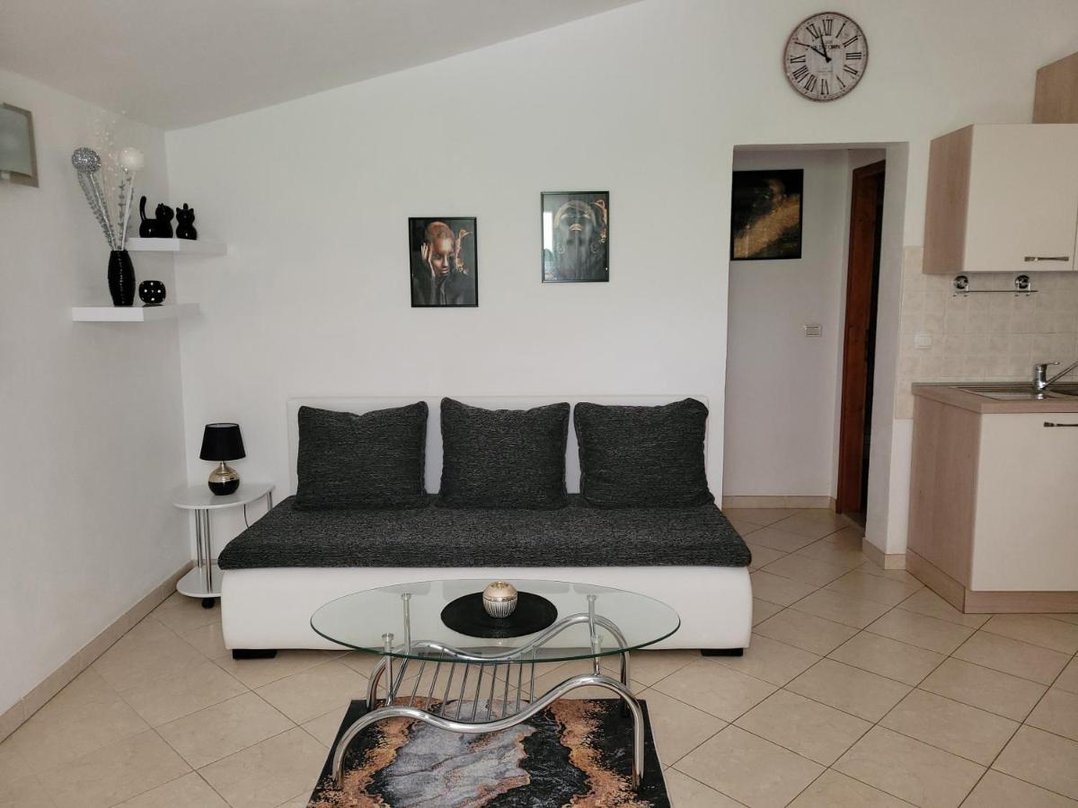 Apartman Dora Pula Exteriör bild